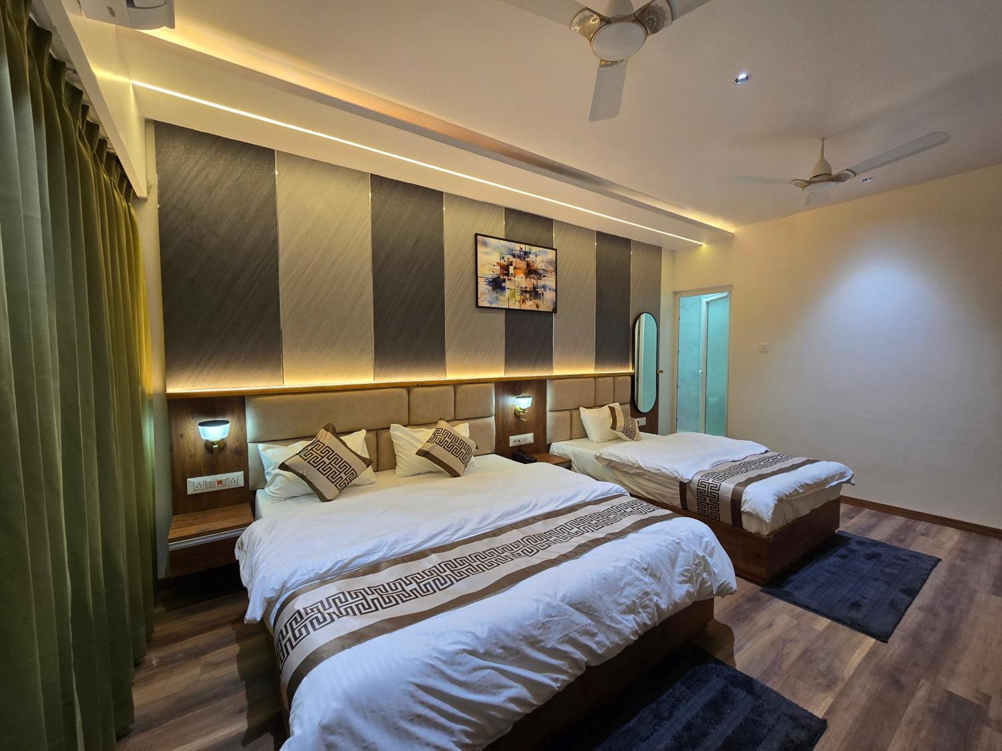 Hotel Fortune Ayodhya Buitenkant foto