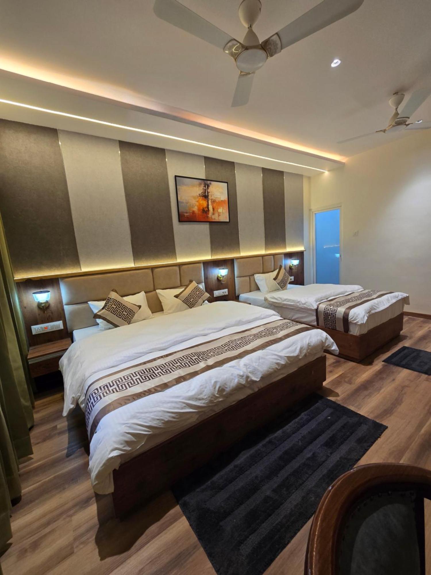 Hotel Fortune Ayodhya Buitenkant foto