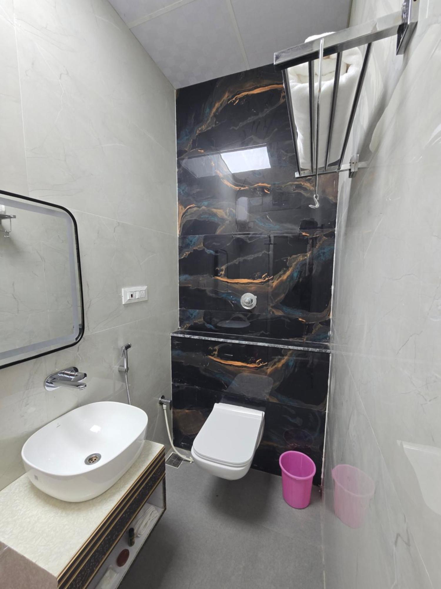 Hotel Fortune Ayodhya Buitenkant foto