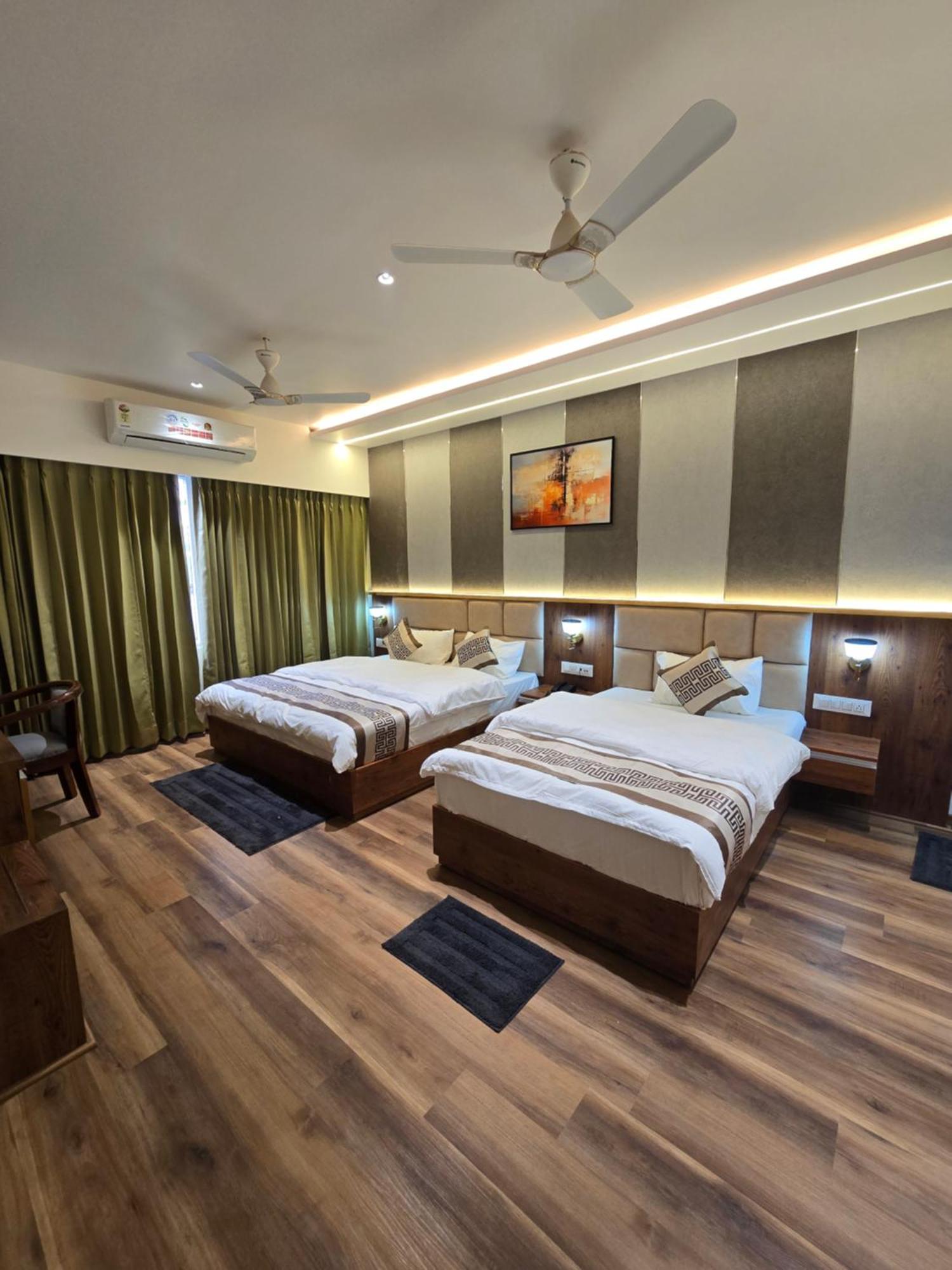 Hotel Fortune Ayodhya Buitenkant foto